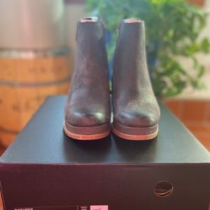 Sorel Blake Zip Bootie (Size US 7/EUR 38)